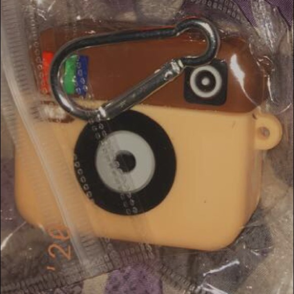 Regular AirPods - Instagram💜